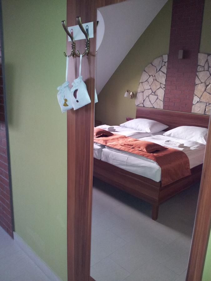 Hotel Vinopa Hustopeče Esterno foto
