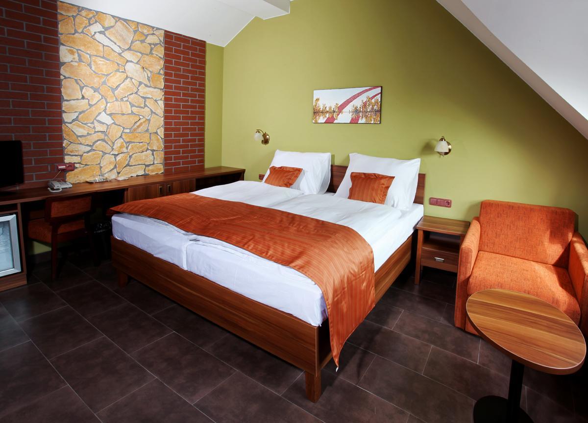 Hotel Vinopa Hustopeče Esterno foto