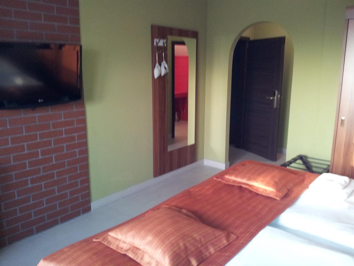 Hotel Vinopa Hustopeče Esterno foto