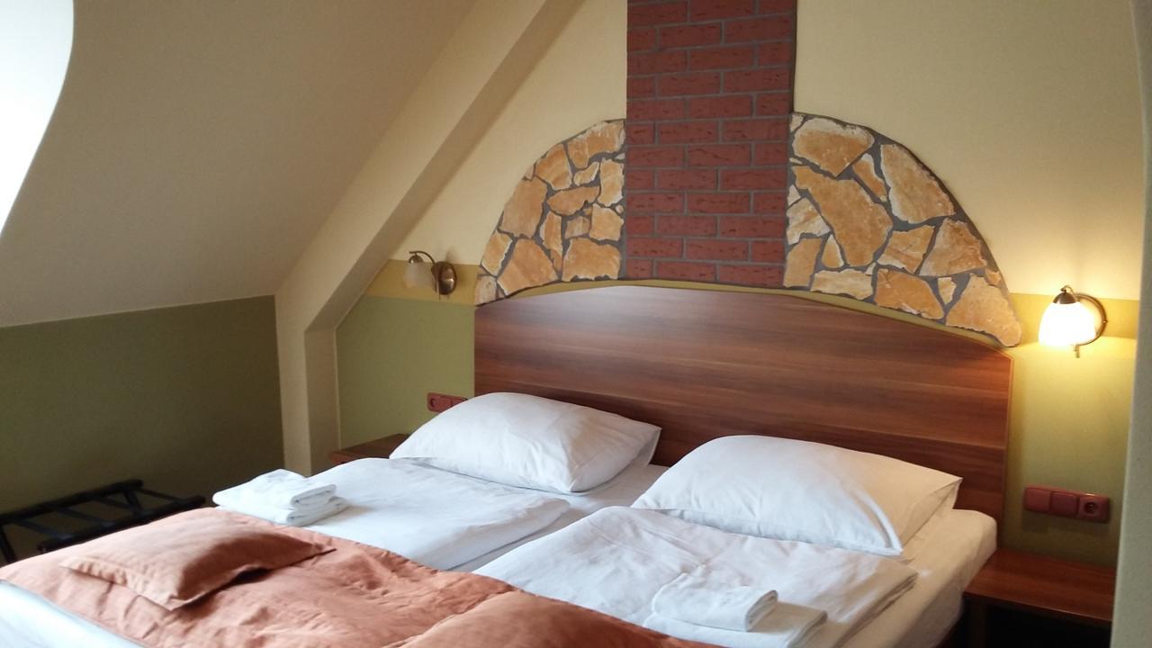 Hotel Vinopa Hustopeče Esterno foto